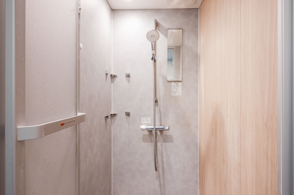 シャワーブース